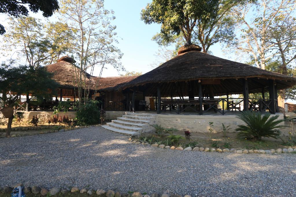 Отель Siddhartha Wildlife Retreat Meghauli Экстерьер фото