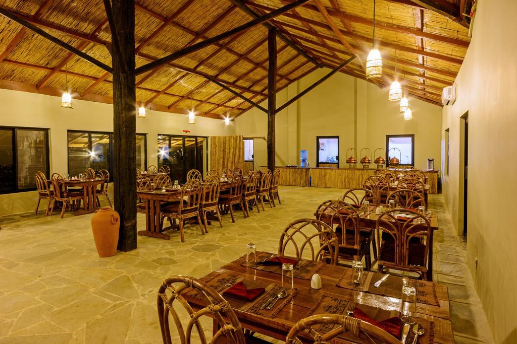 Отель Siddhartha Wildlife Retreat Meghauli Экстерьер фото